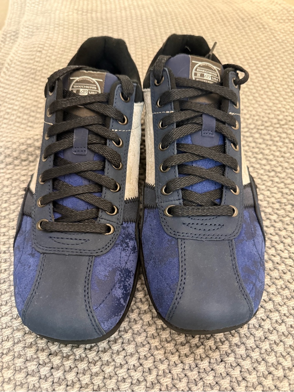 Skechers Navy Blue and Light Gray Low-Top Sneakers - Picture 2 of 8